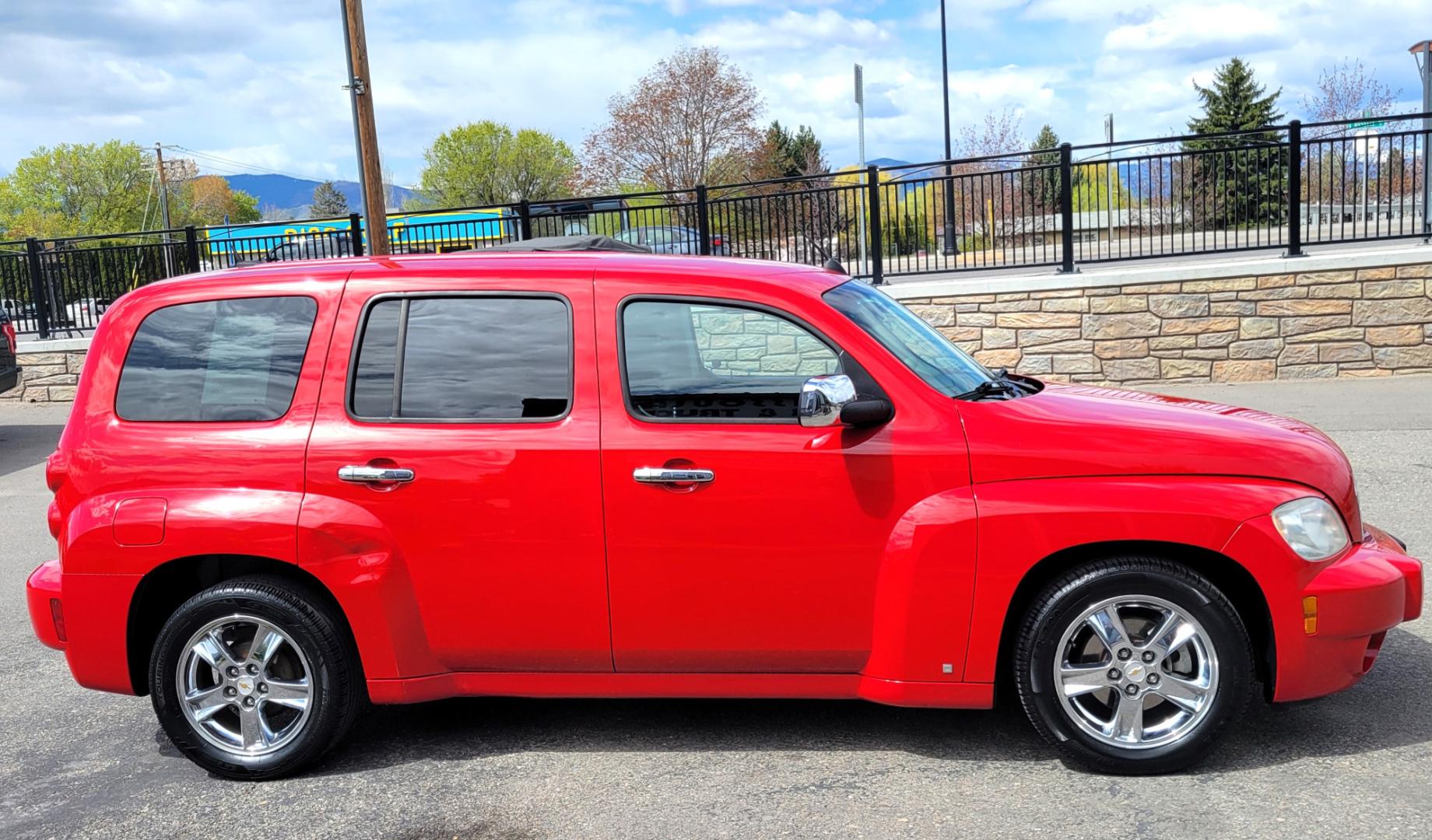 2008 Red /Gray Chevrolet HHR LT (3GNCA23D88S) with an 2.2L I4 engine, Automatic transmission, located at 450 N Russell, Missoula, MT, 59801, (406) 543-6600, 46.874496, -114.017433 - Photo#4